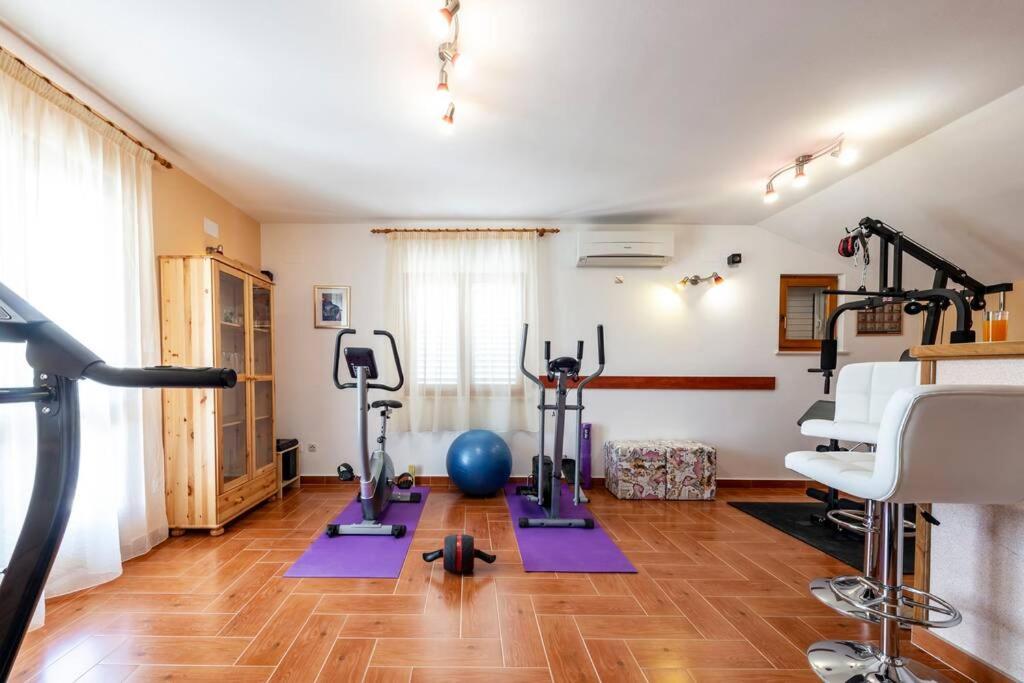 Vila Vergatum-Privacy,Gym,Billiards,Table Tennis Donji Brgat Eksteriør billede