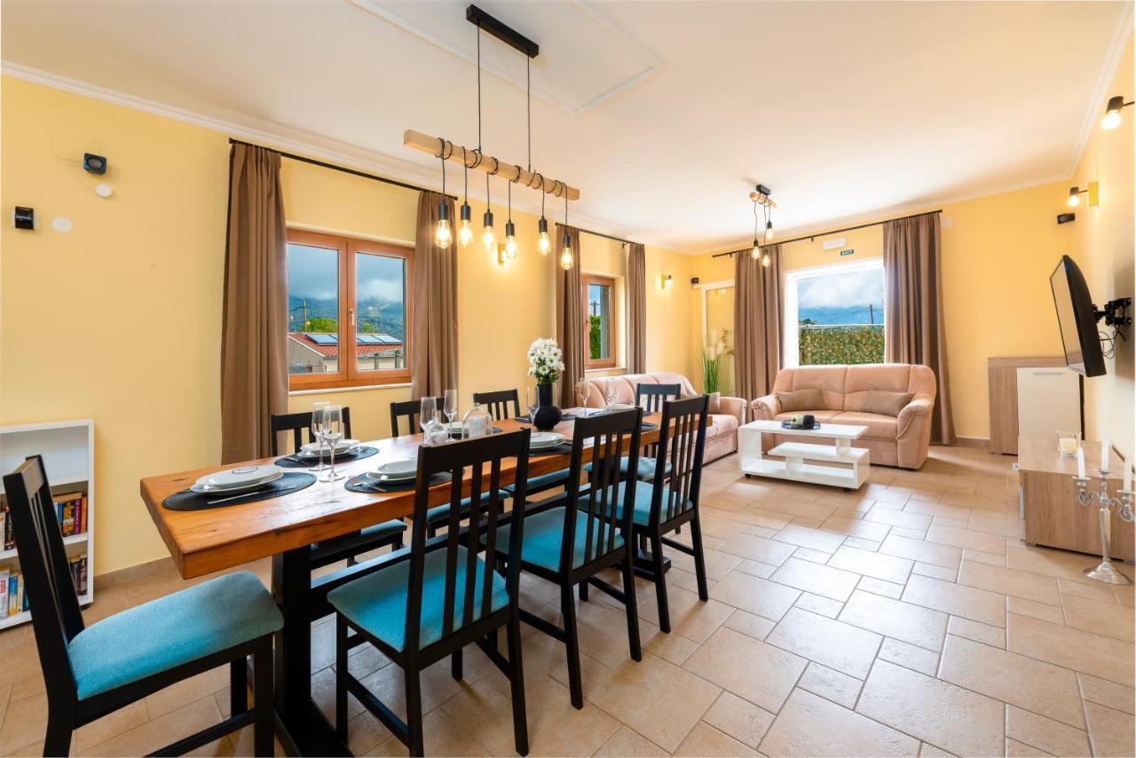 Vila Vergatum-Privacy,Gym,Billiards,Table Tennis Donji Brgat Eksteriør billede